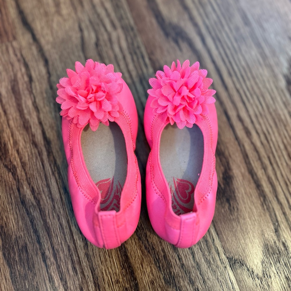 Hot pink ballet flats by Place with flower in size 4